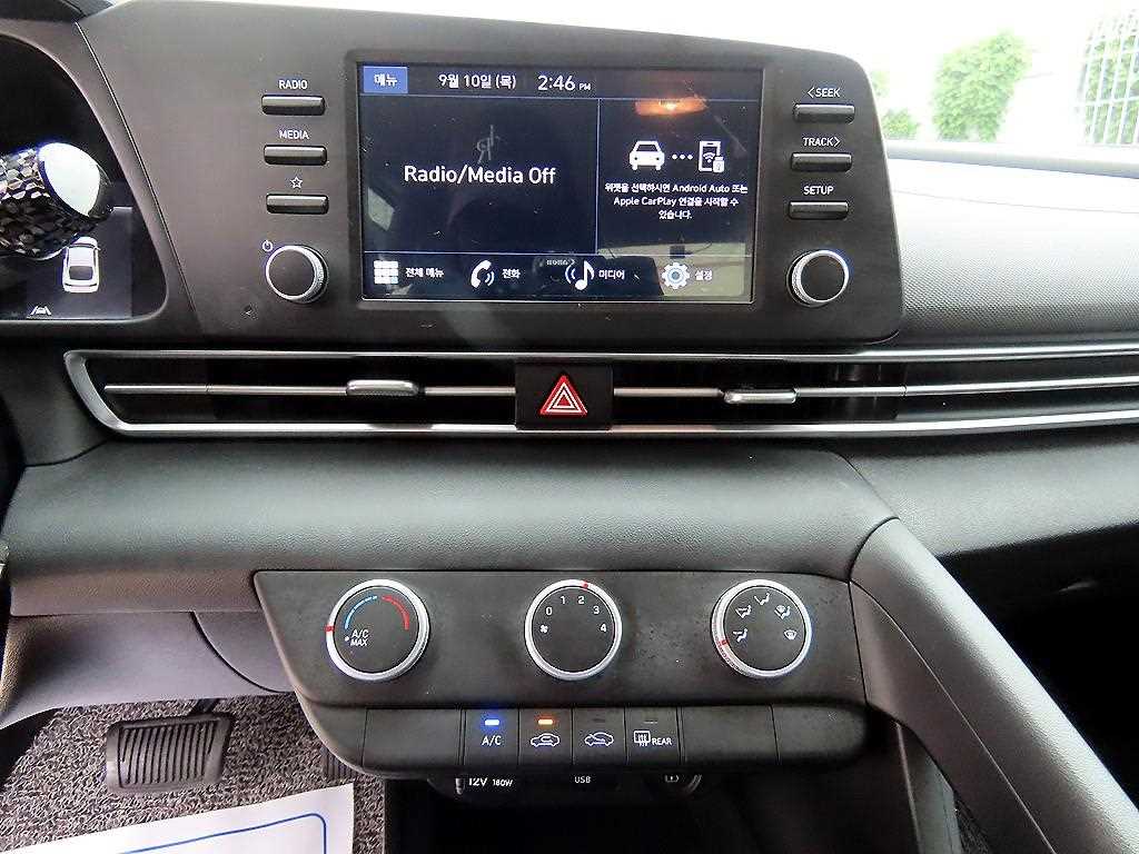 Hyundai Avante — photo 13