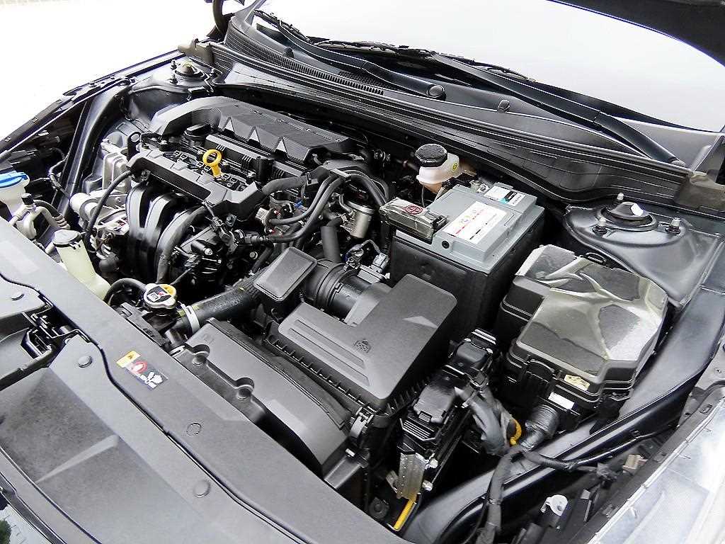 Hyundai Avante — photo 18