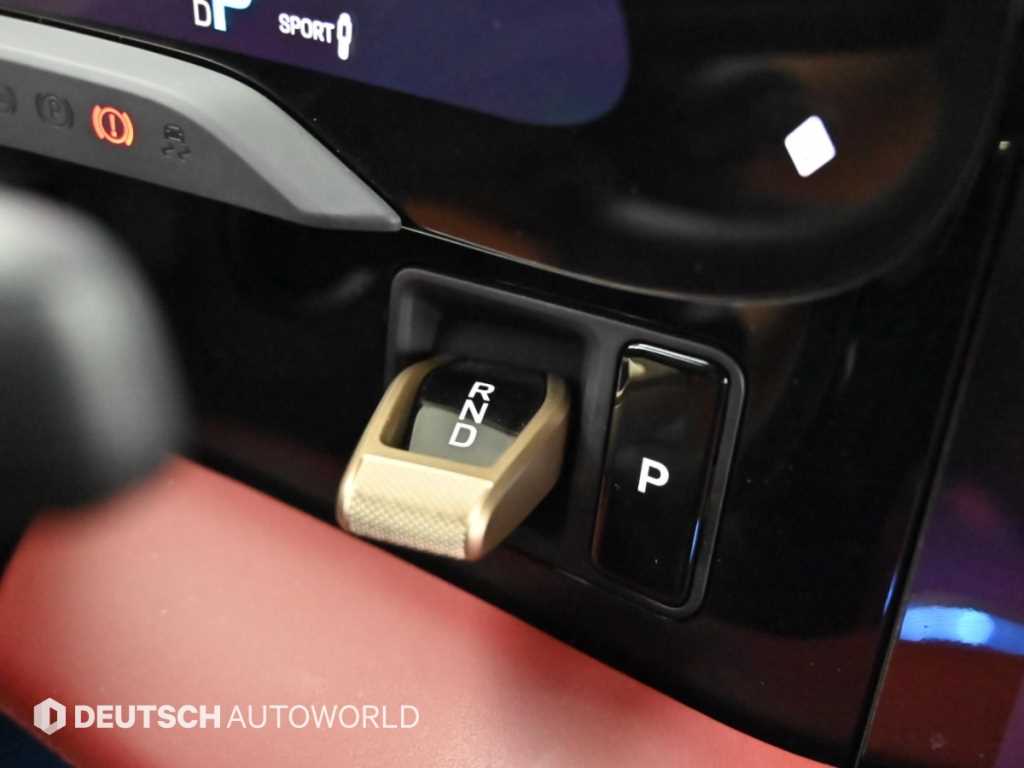 Porsche Taycan — photo 09