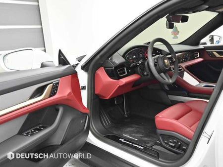 Porsche Taycan — photo 11