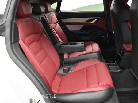 Porsche Taycan — photo 12