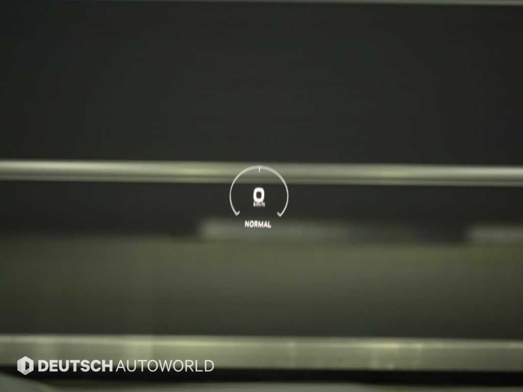 Porsche Taycan — photo 17