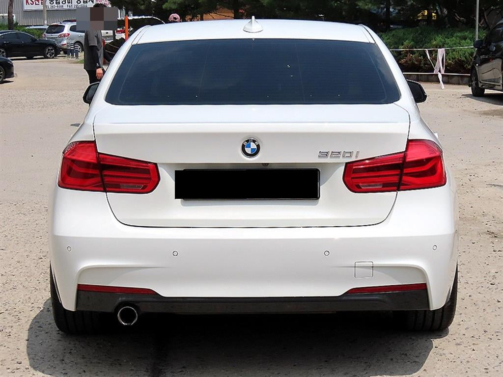 BMW 3-Series — photo 04