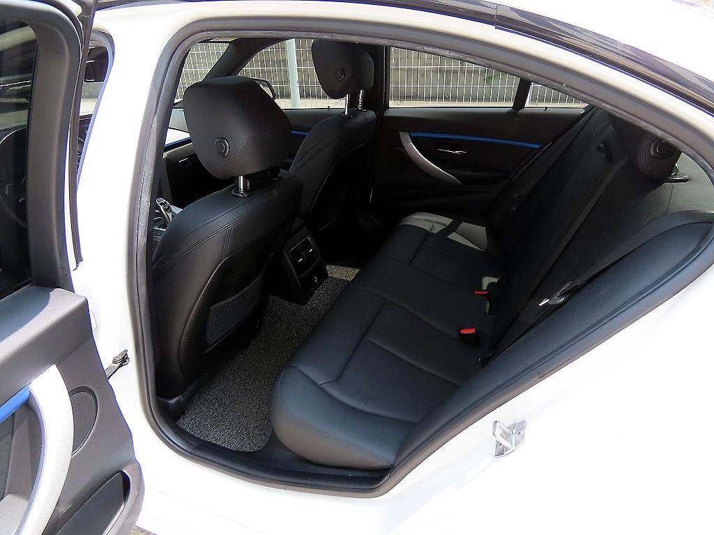 BMW 3-Series — photo 06