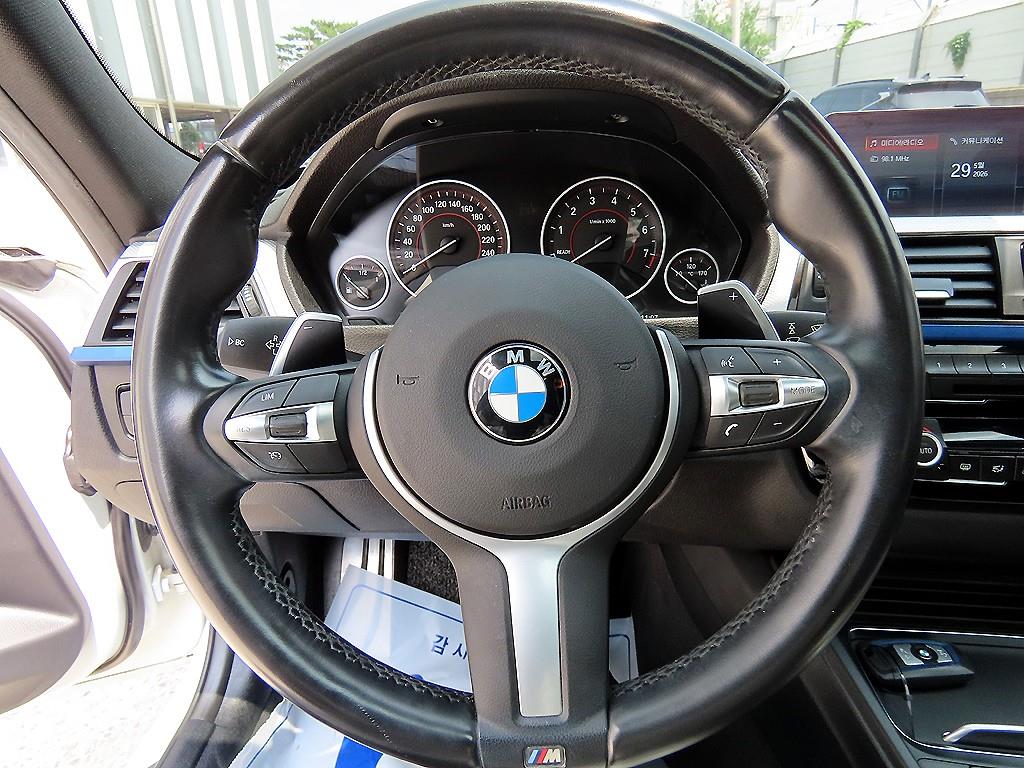 BMW 3-Series — photo 08