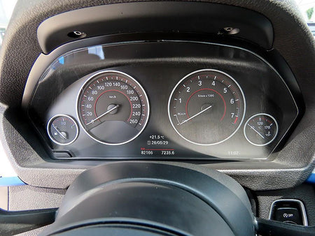BMW 3-Series — photo 09