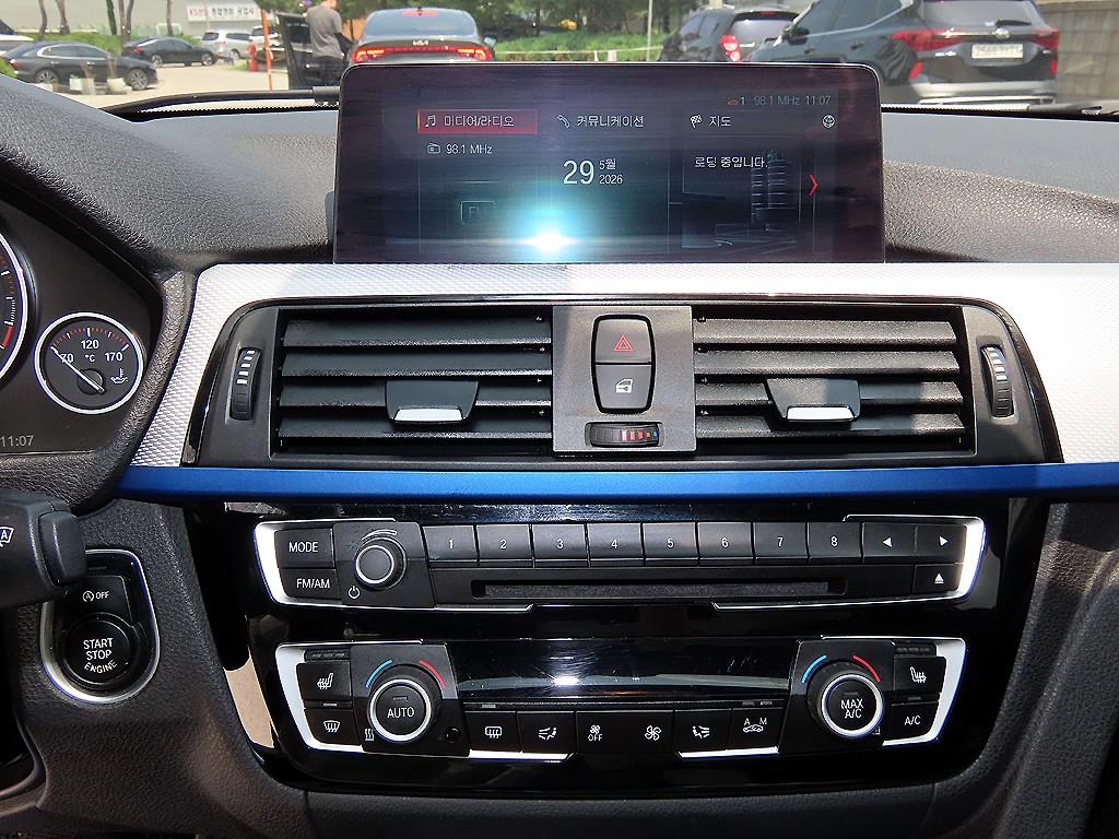 BMW 3-Series — photo 13