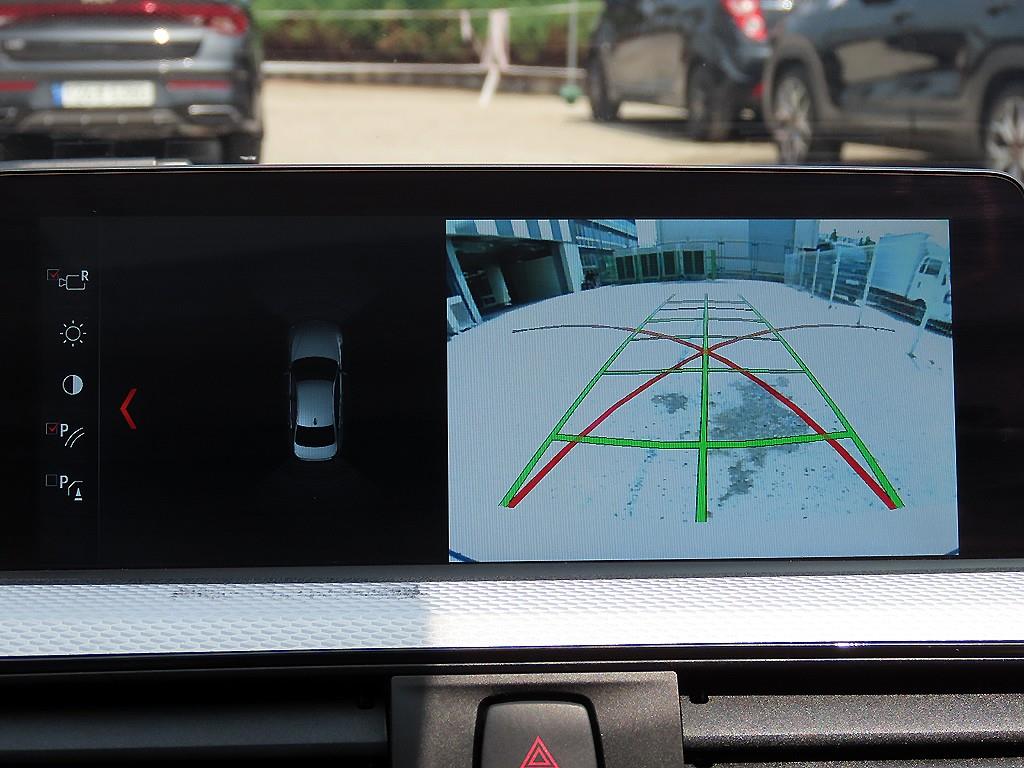 BMW 3-Series — photo 15