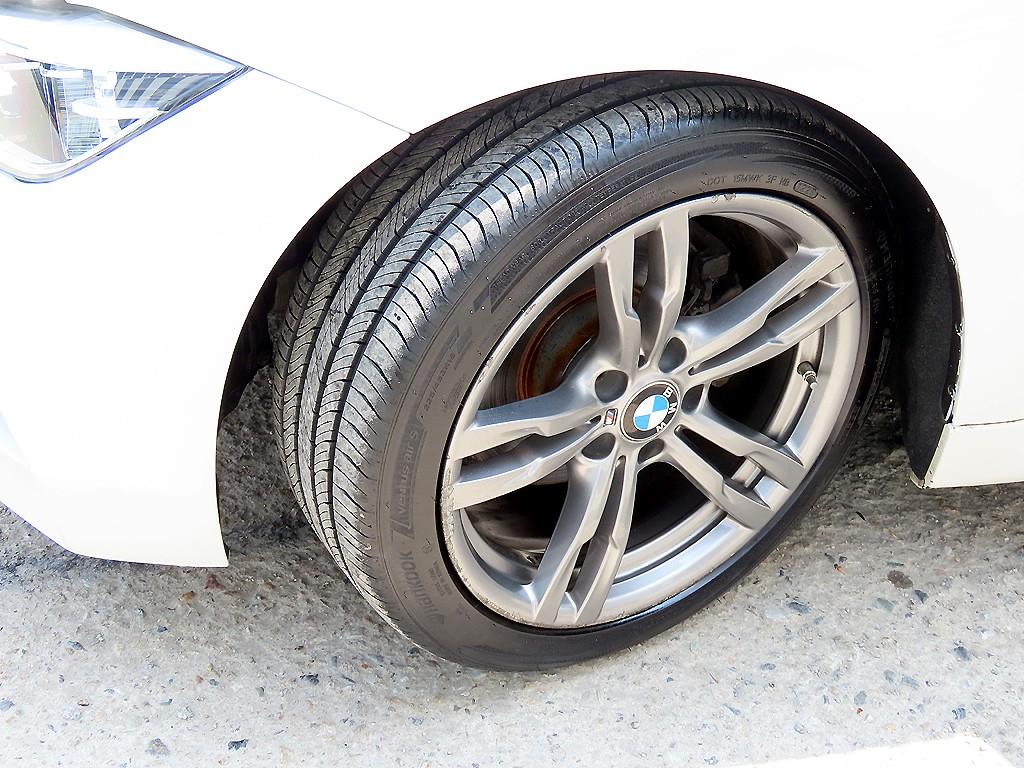 BMW 3-Series — photo 20