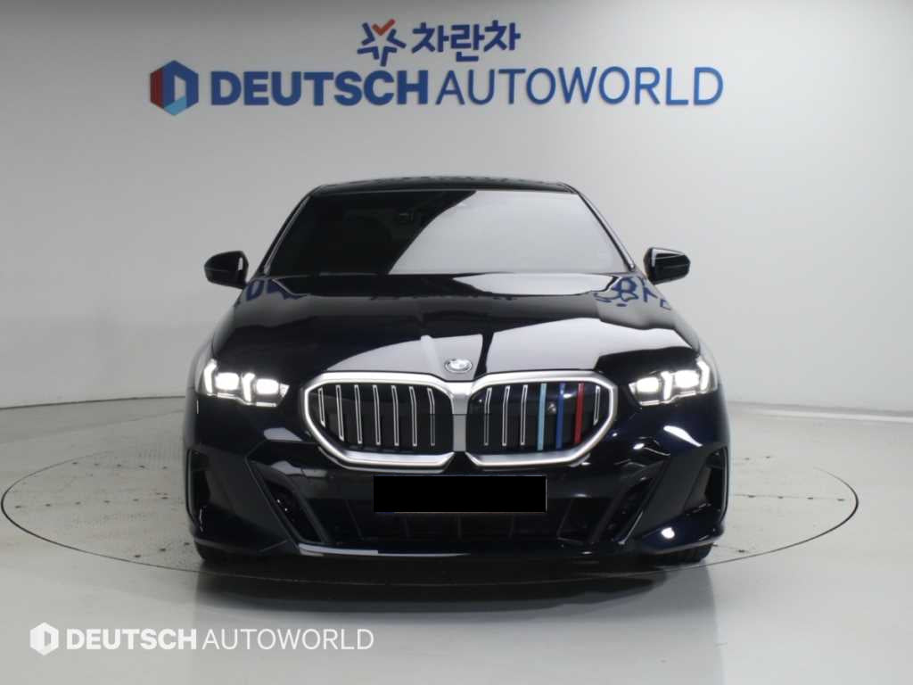 BMW 5-Series — photo 03