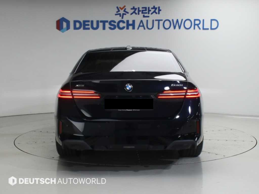 BMW 5-Series — photo 04
