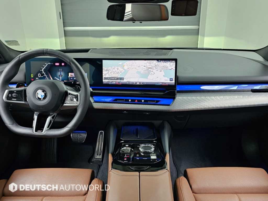 BMW 5-Series — photo 07