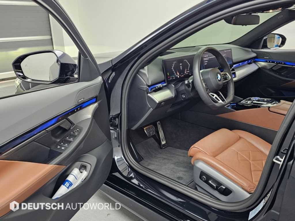 BMW 5-Series — photo 11