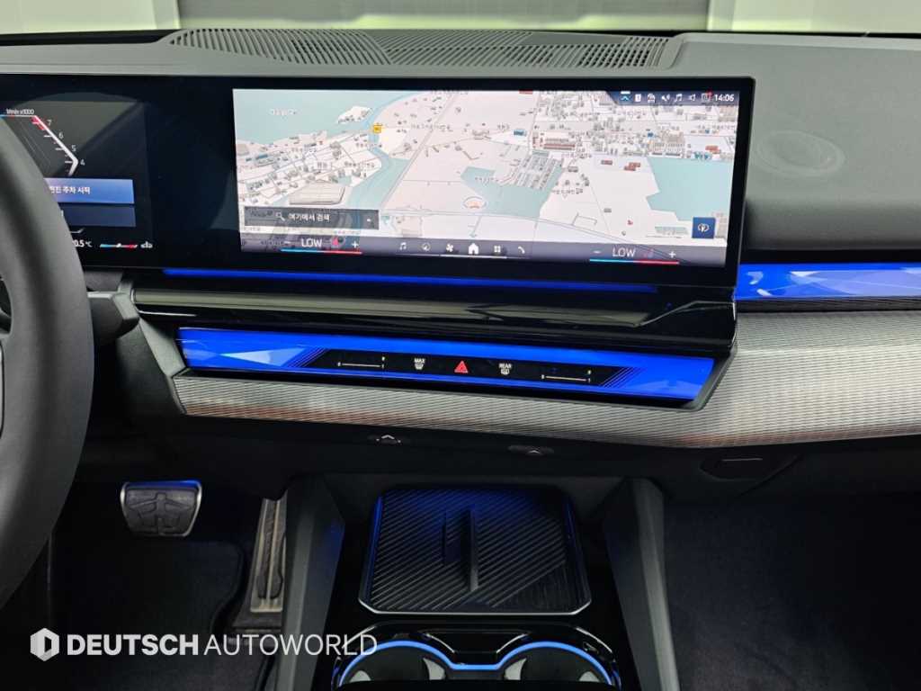 BMW 5-Series — photo 14