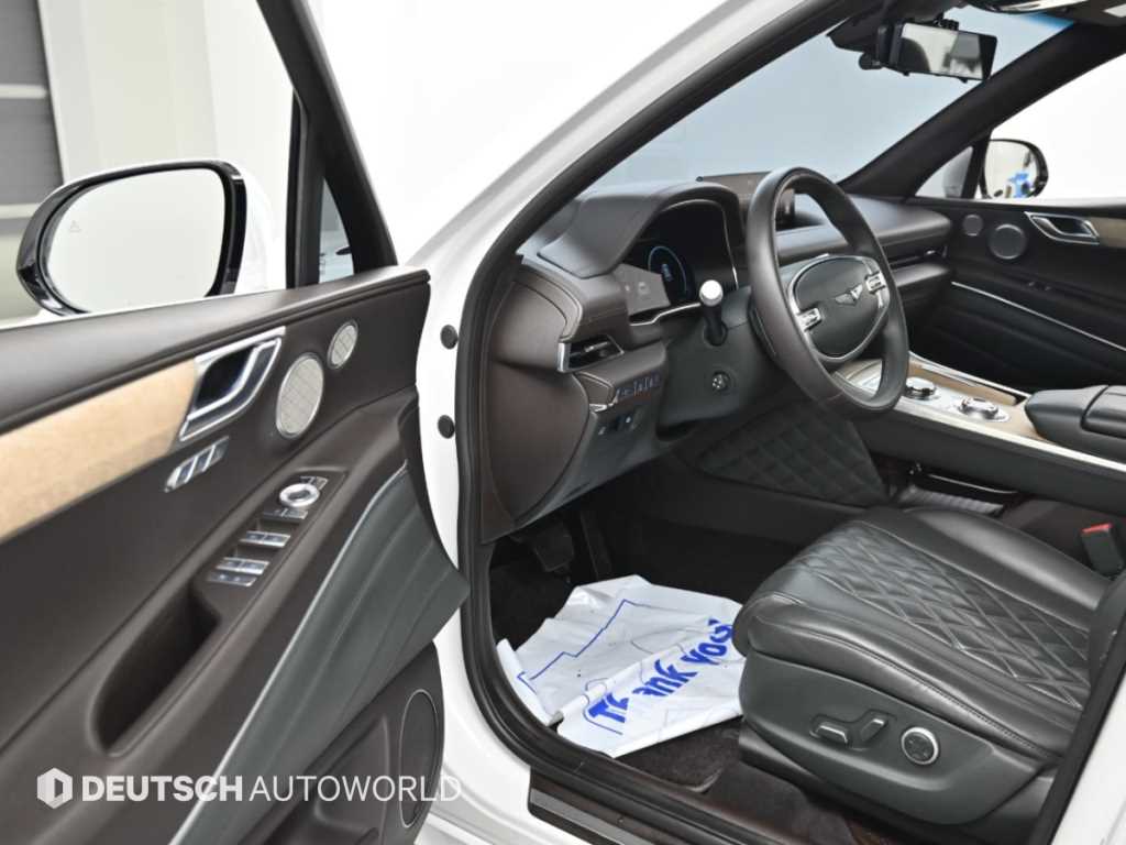 Genesis GV80 — photo 11