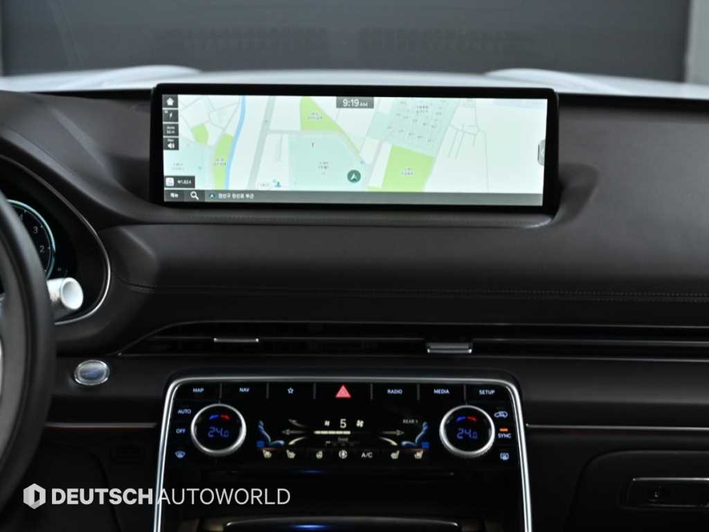 Genesis GV80 — photo 14
