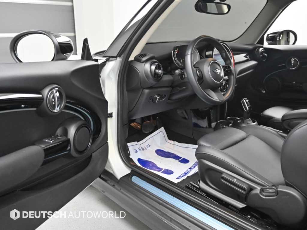 Mini Cooper — photo 11