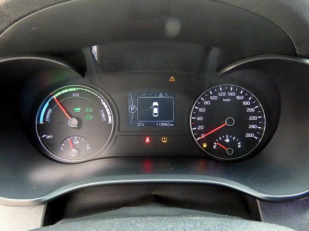 Kia K5 — photo 09