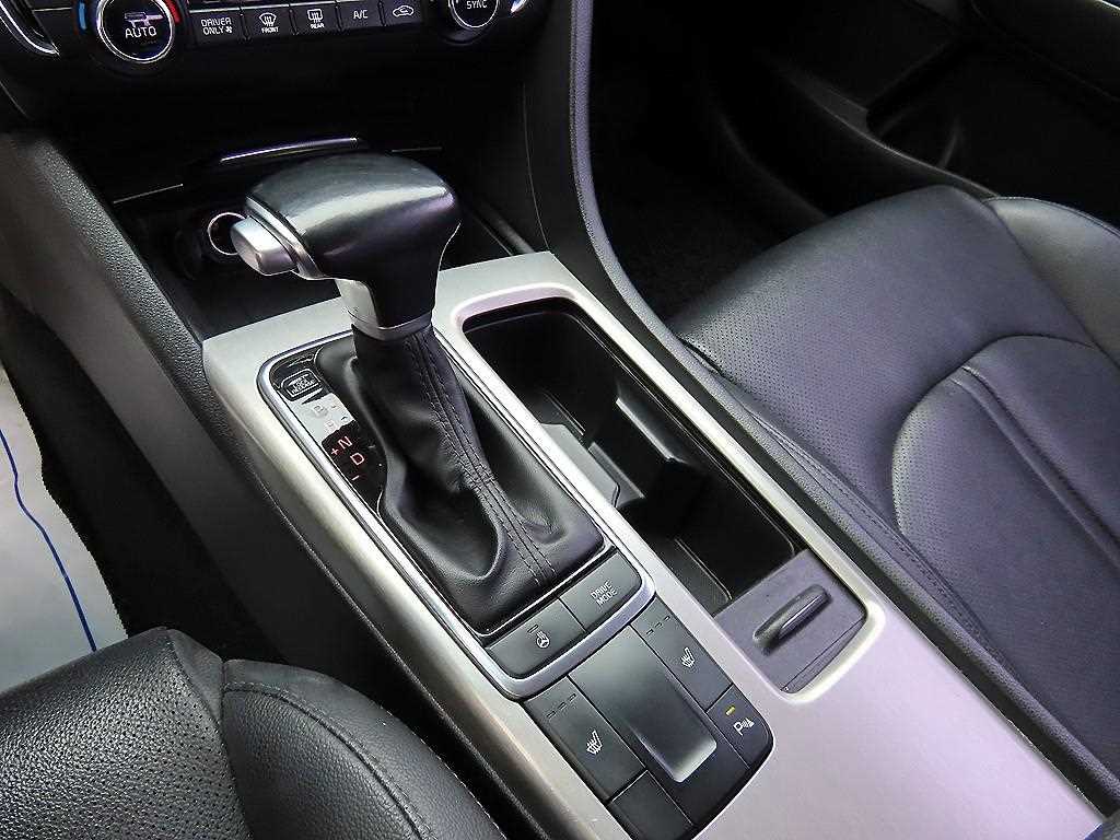 Kia K5 — photo 10