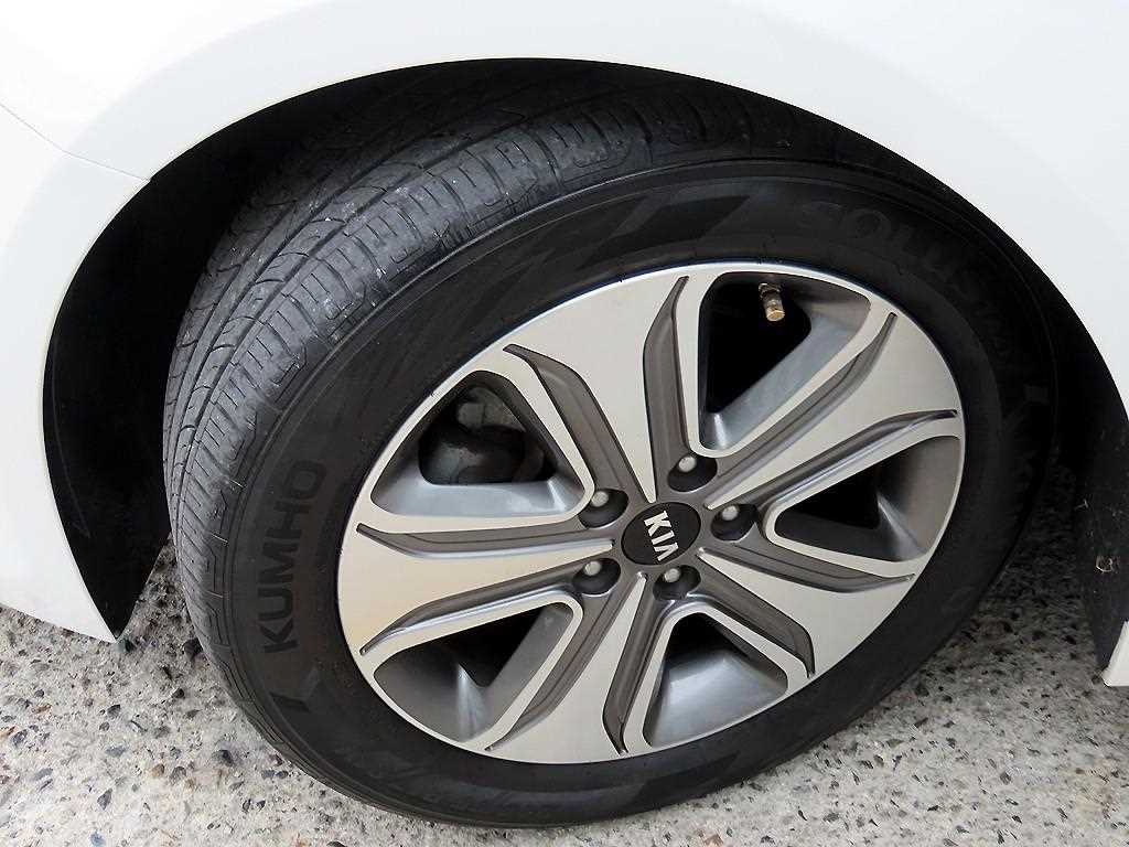 Kia K5 — photo 20