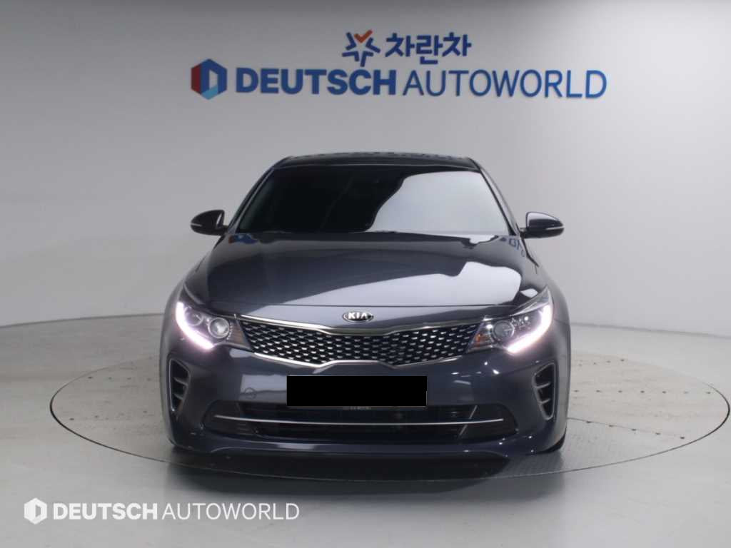 Kia K5 — photo 03
