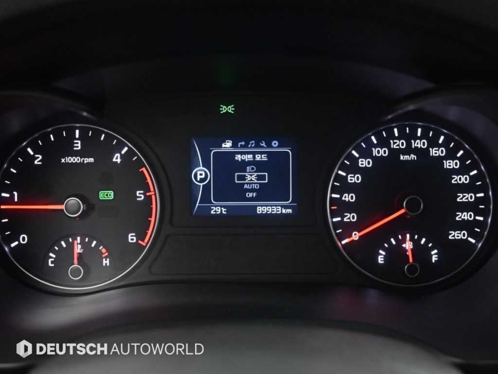 Kia K5 — photo 08