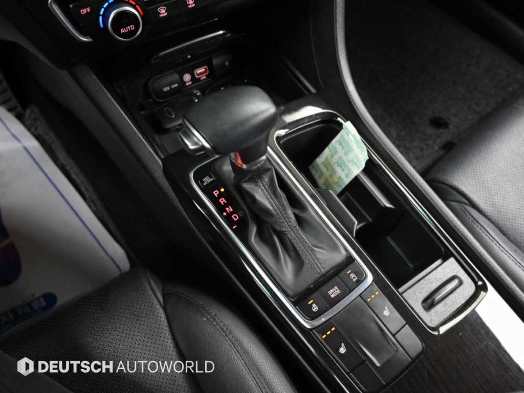 Kia K5 — photo 09