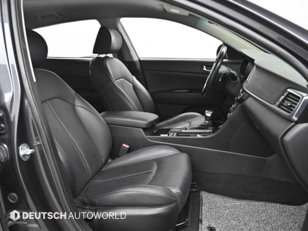 Kia K5 — photo 10