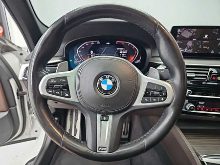 BMW 5-Series — photo 09