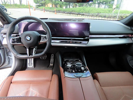 BMW 5-Series — photo 07