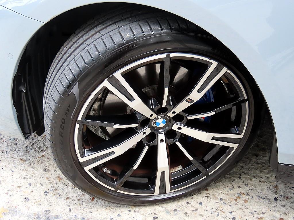 BMW 5-Series — photo 20