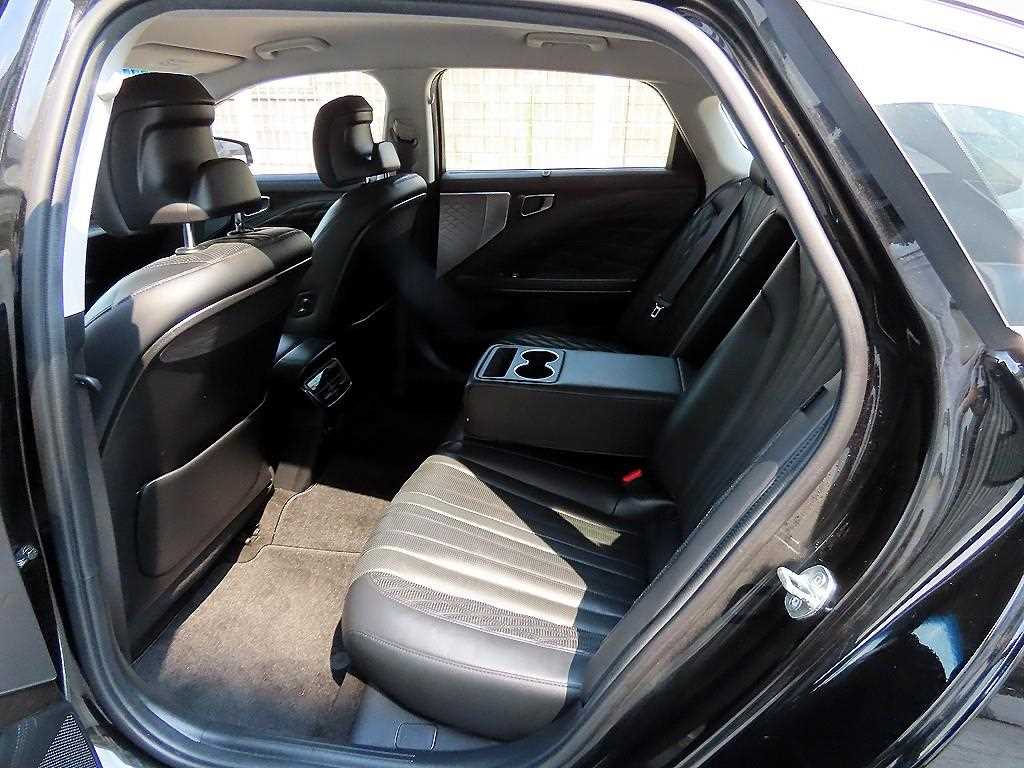 Kia K8 — photo 06