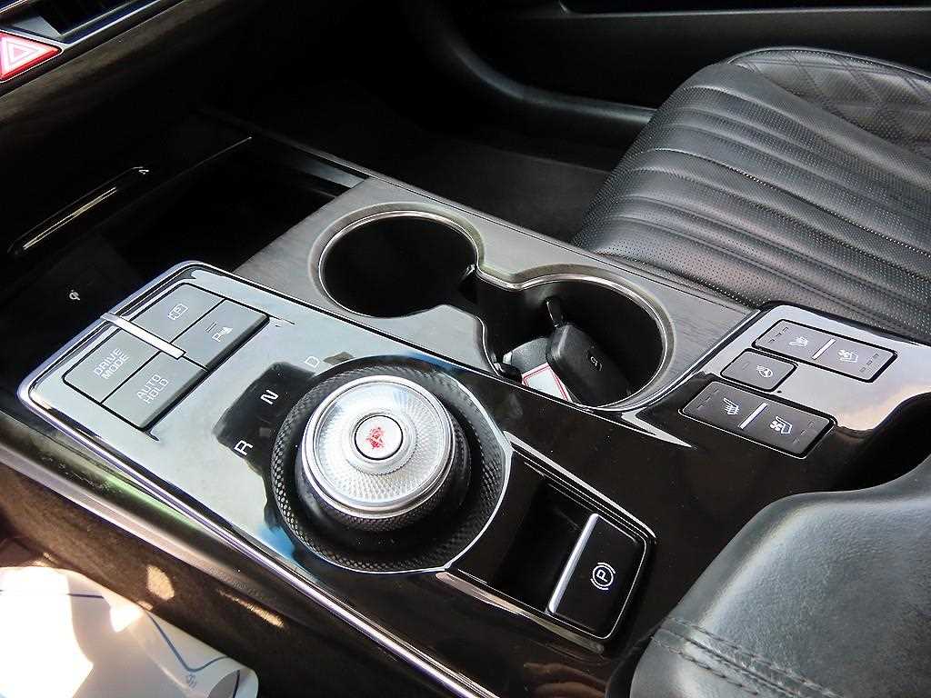 Kia K8 — photo 10