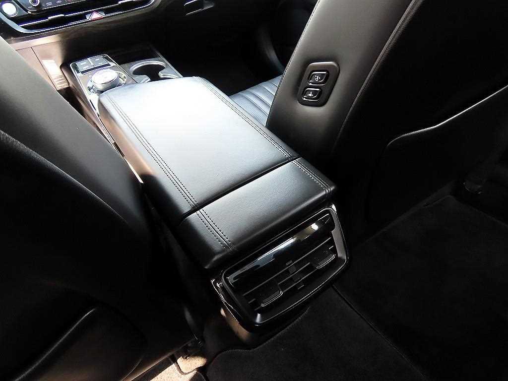 Kia K8 — photo 16