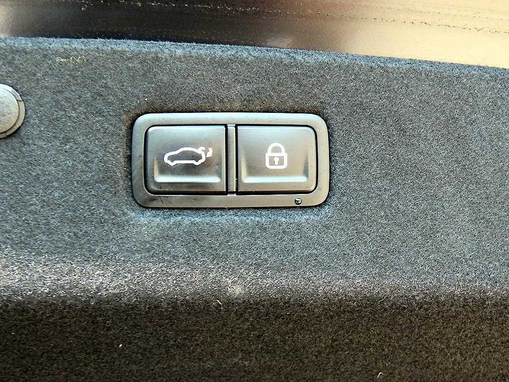 Kia K8 — photo 17