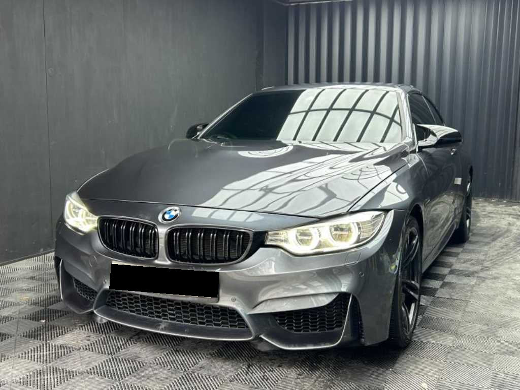 BMW M4 — photo 03