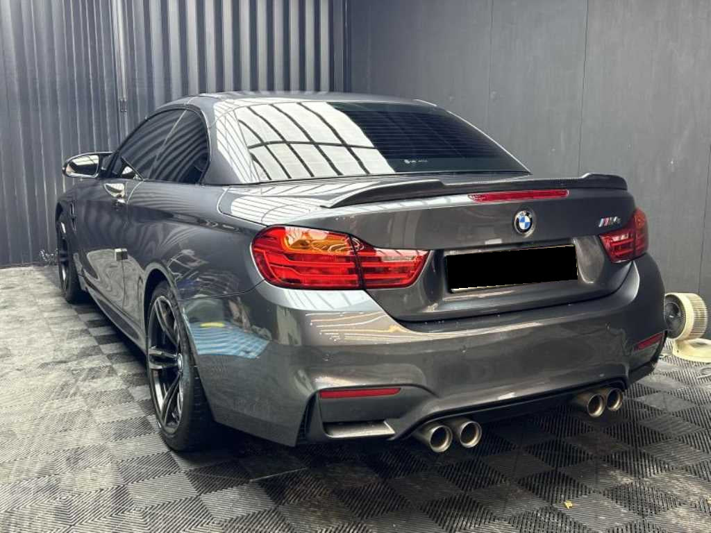 BMW M4 — photo 04