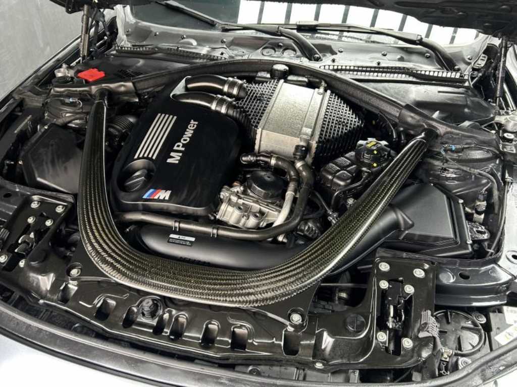 BMW M4 — photo 17