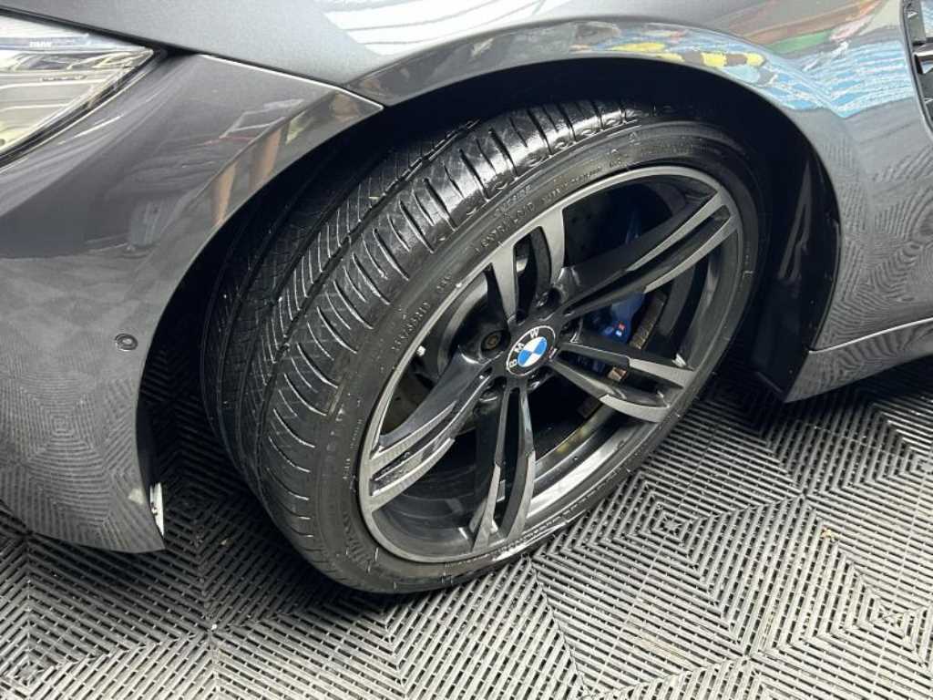 BMW M4 — photo 18