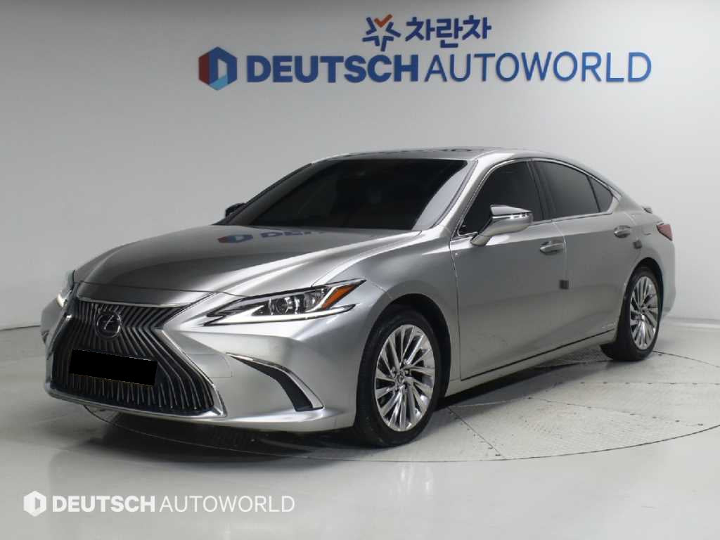 Lexus ES — photo 01
