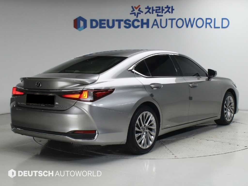 Lexus ES — photo 02