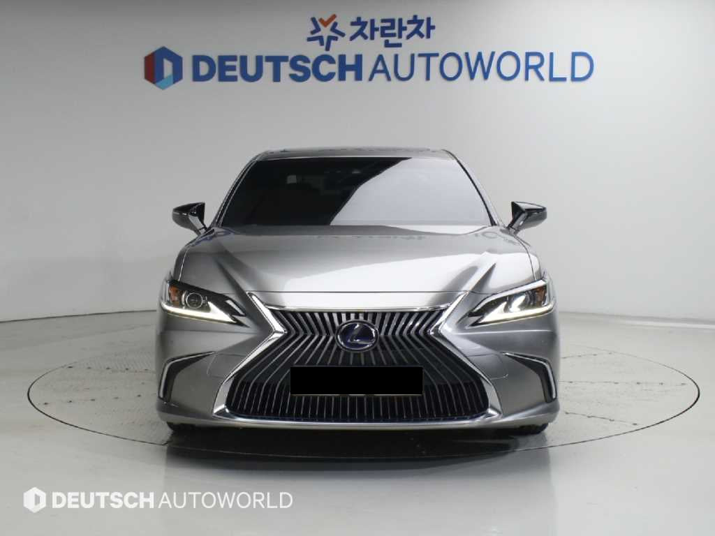 Lexus ES — photo 03