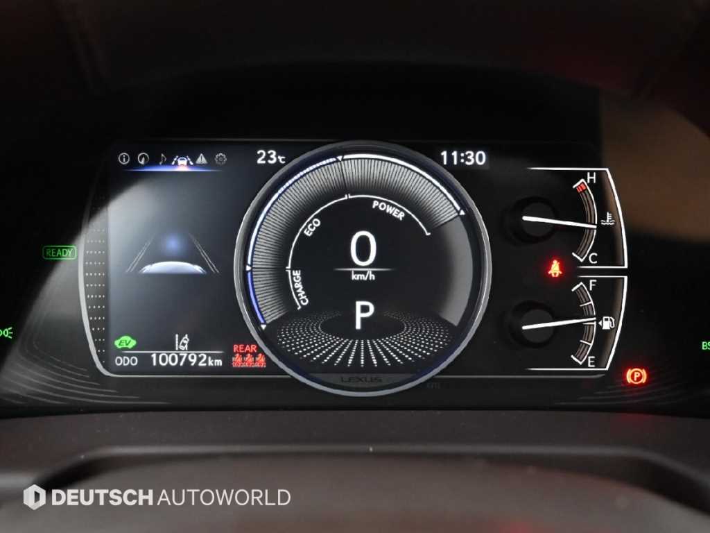 Lexus ES — photo 08