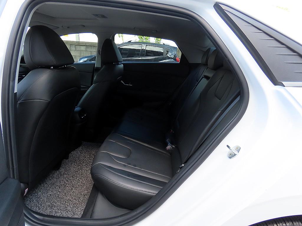 Hyundai Avante — photo 06