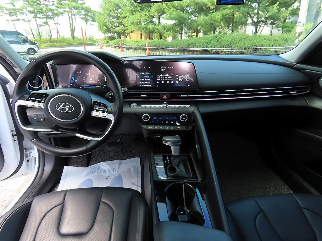 Hyundai Avante — photo 07