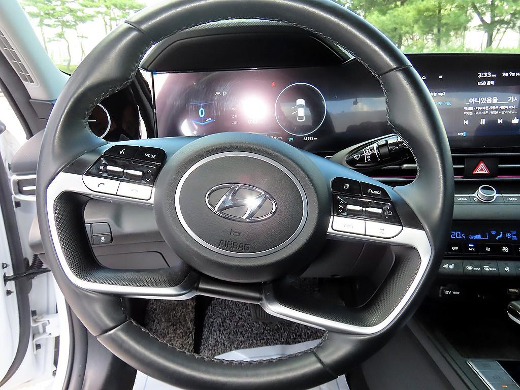 Hyundai Avante — photo 08