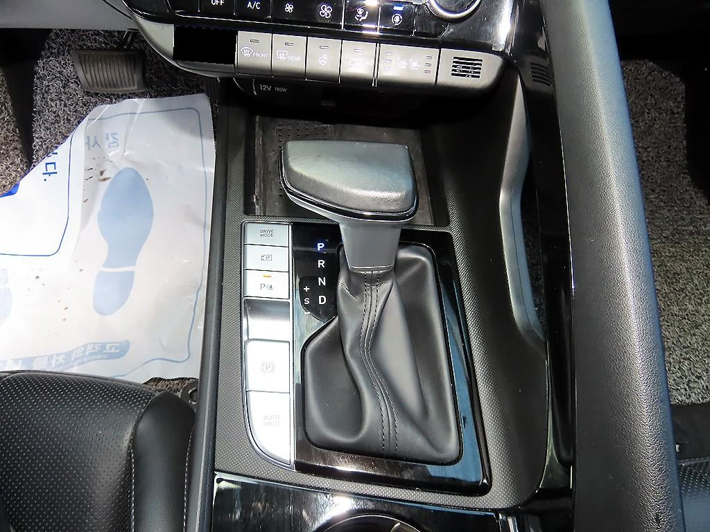 Hyundai Avante — photo 10