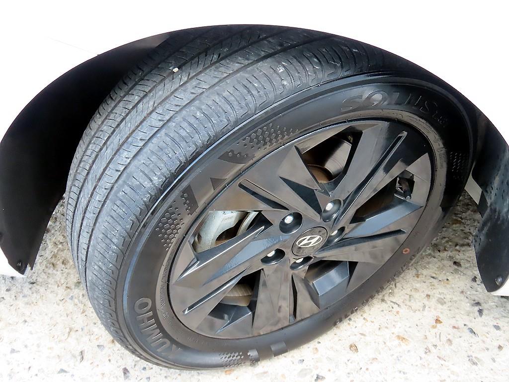Hyundai Avante — photo 20