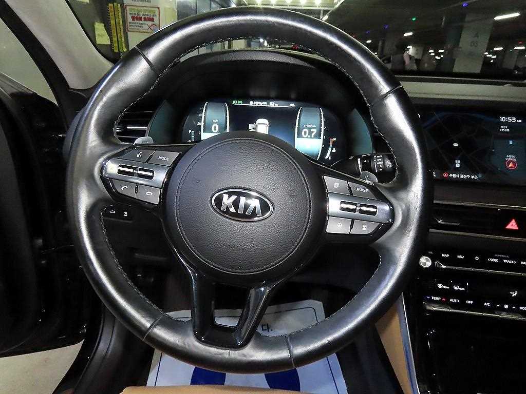 Kia K7 — photo 08