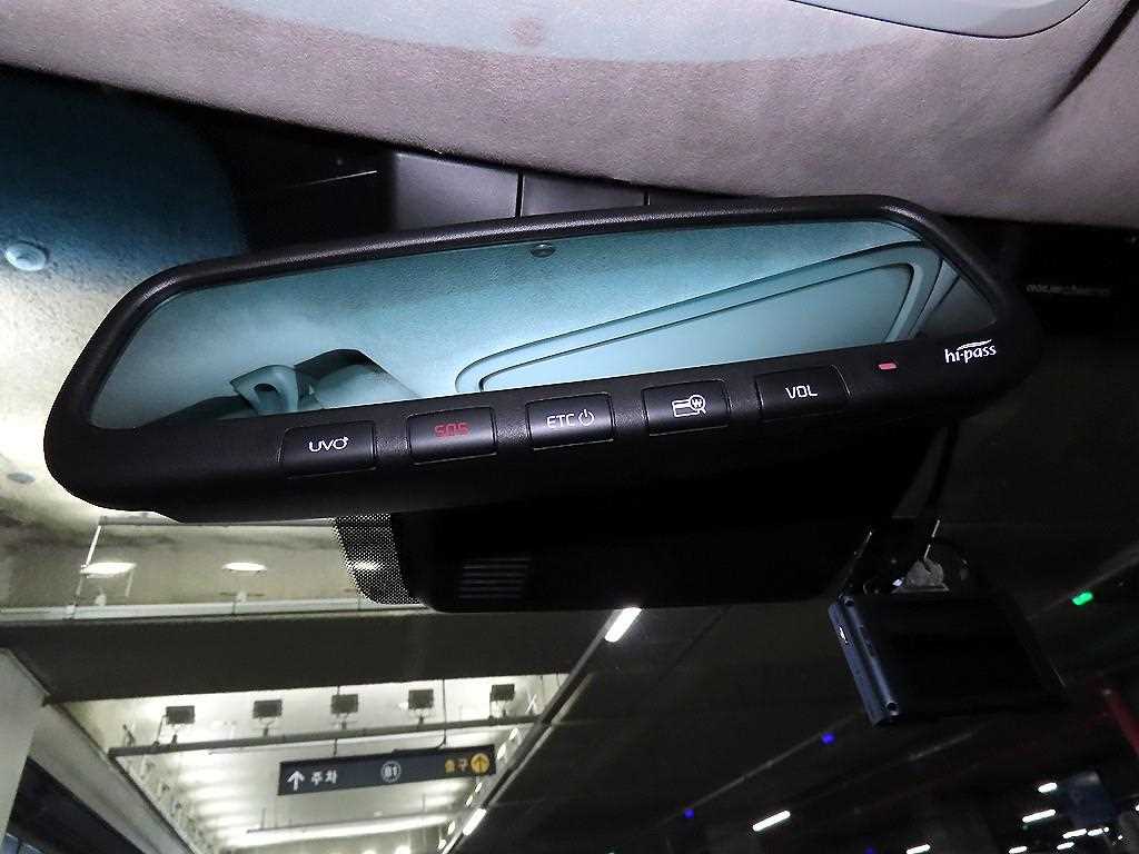 Kia K7 — photo 13